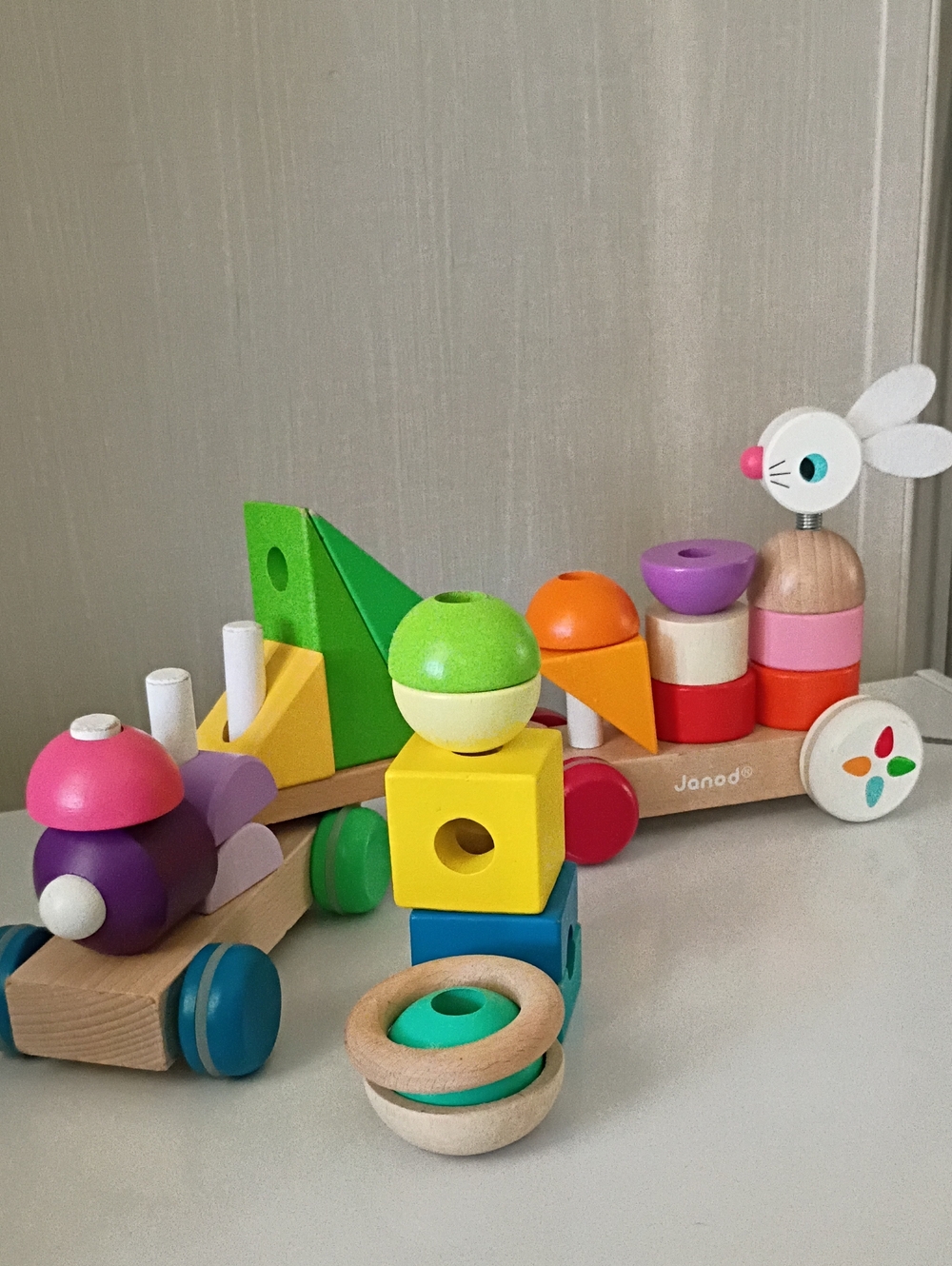 ALL ABOARD THE ANIMAL TRAIN - Stack The Wood Blocks Mix And Match